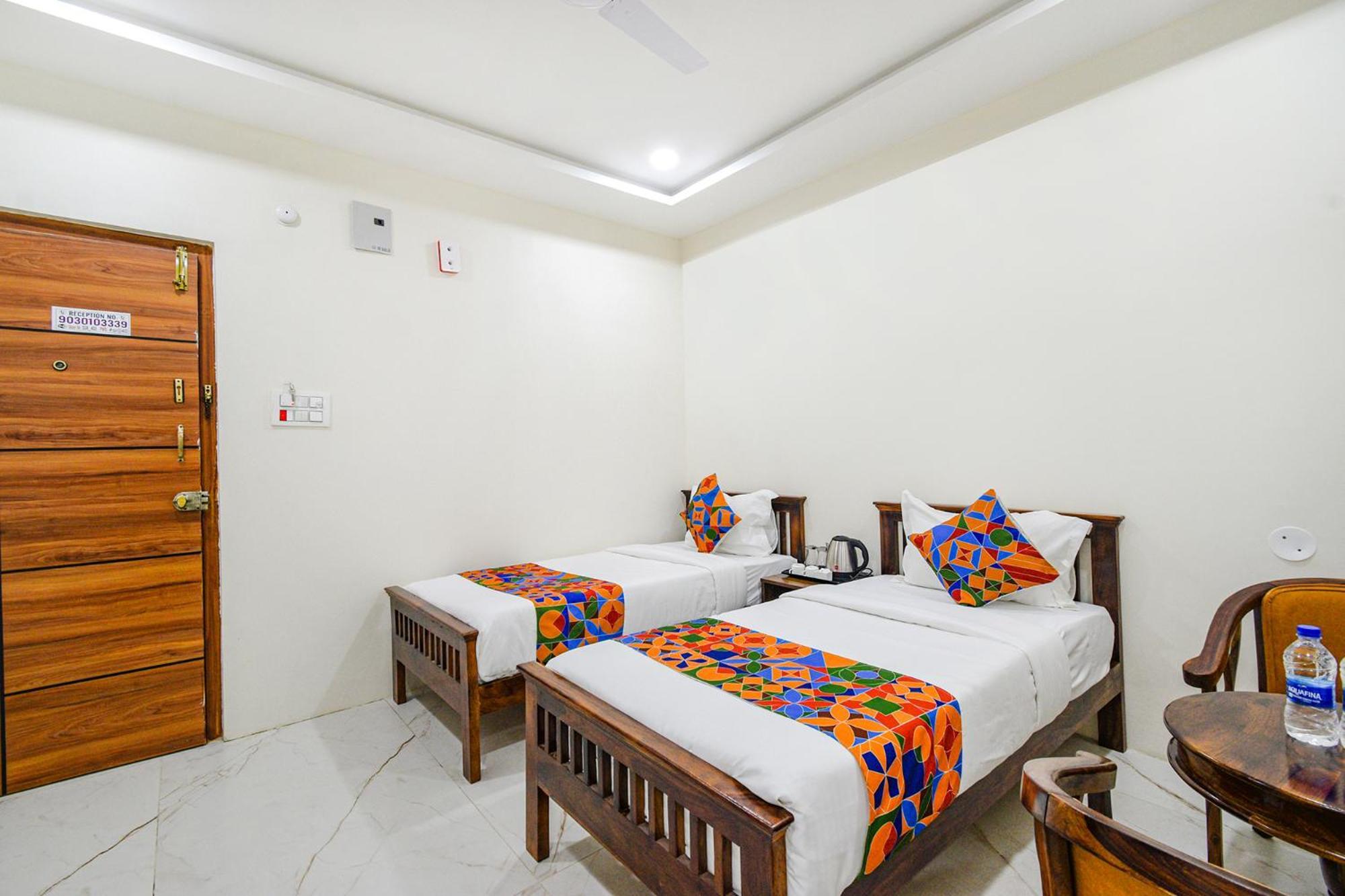 Fabhotel Ssr Ikon Suites - Nr Hyderabad Central University, Kondapur Eksteriør bilde