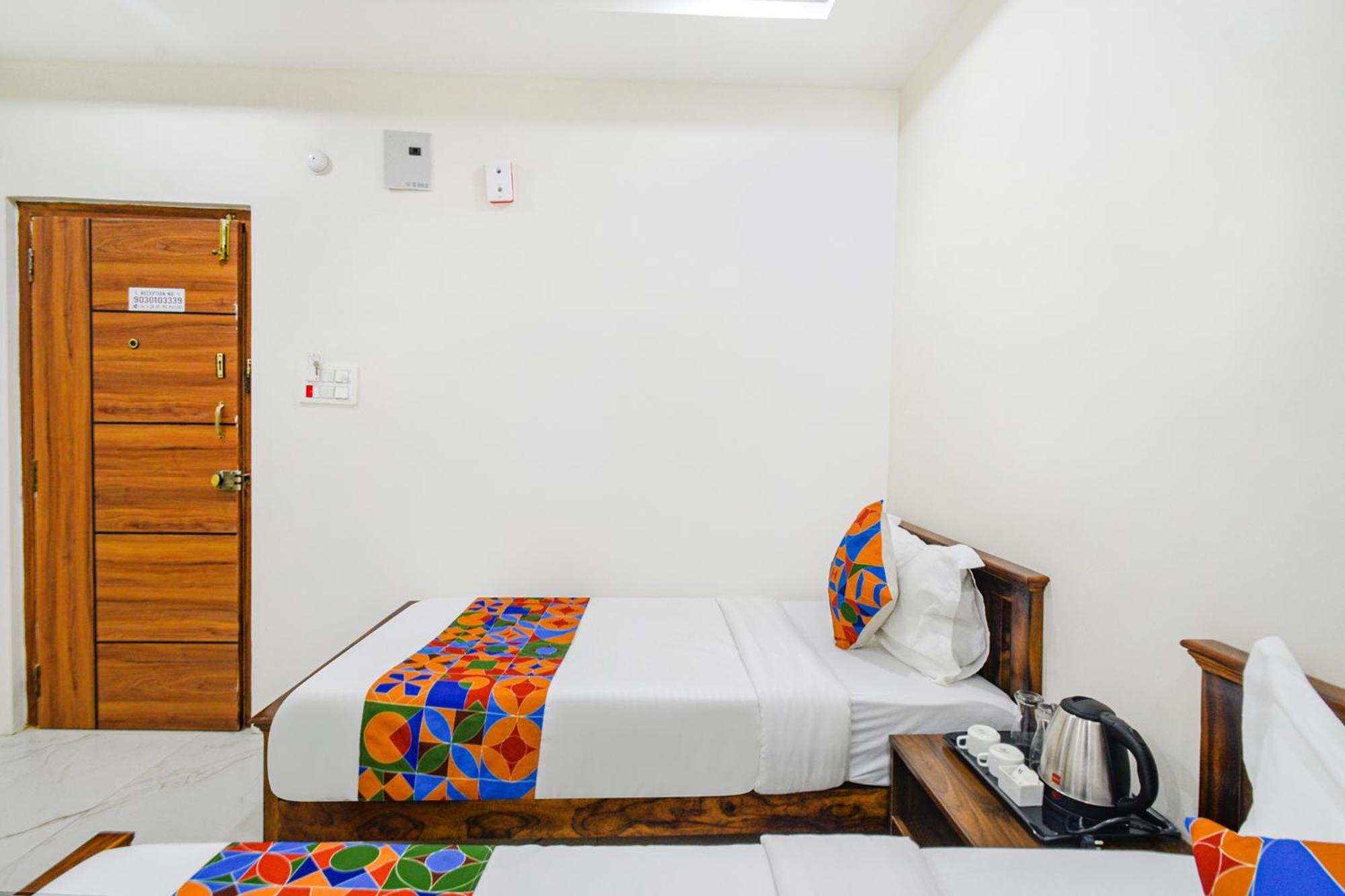 Fabhotel Ssr Ikon Suites - Nr Hyderabad Central University, Kondapur Eksteriør bilde