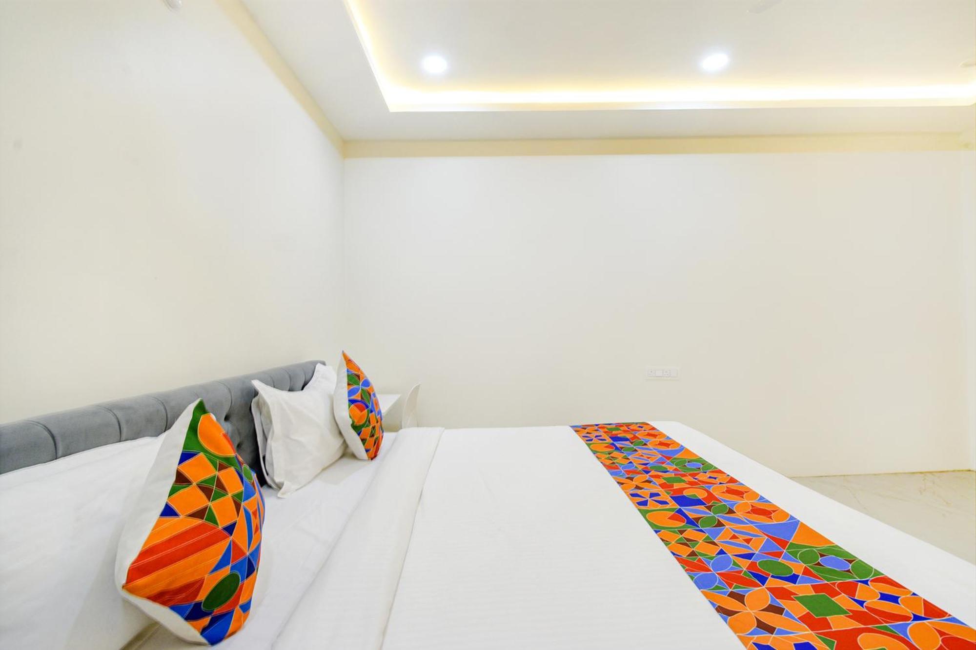 Fabhotel Ssr Ikon Suites - Nr Hyderabad Central University, Kondapur Eksteriør bilde